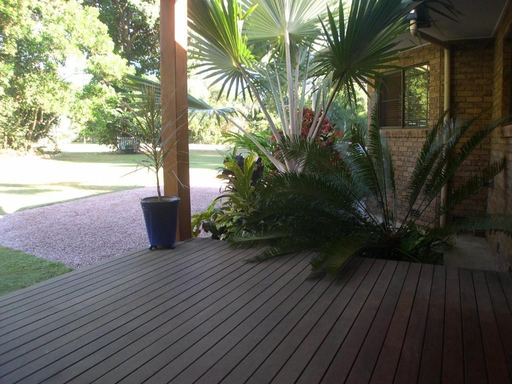 Hibiscus Lodge Bed & Breakfast Wongaling Beach 外观 照片