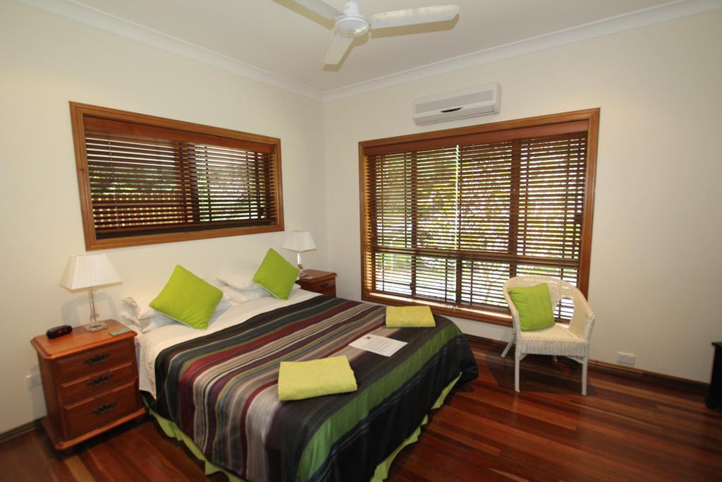 Hibiscus Lodge Bed & Breakfast Wongaling Beach 外观 照片