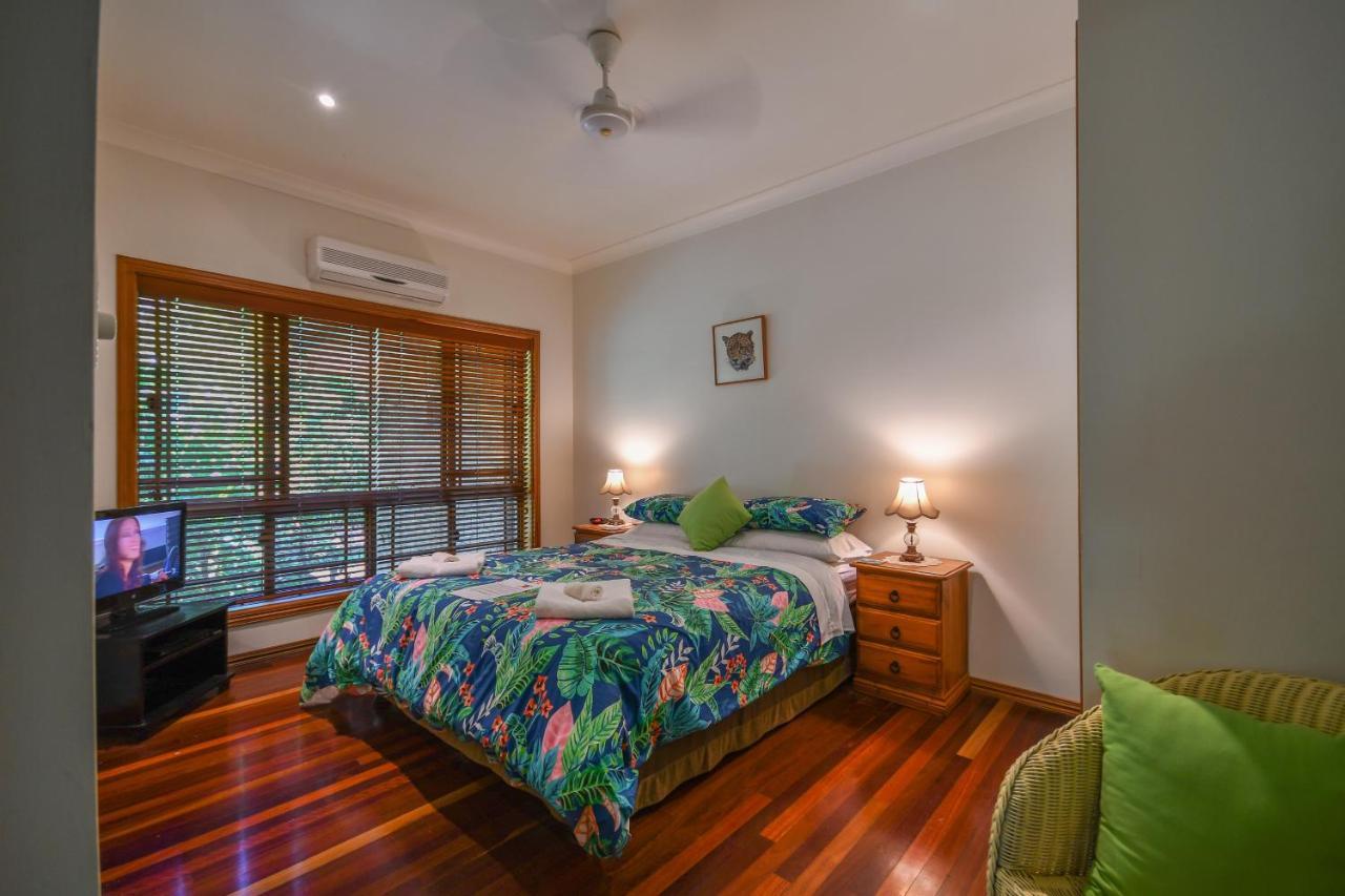Hibiscus Lodge Bed & Breakfast Wongaling Beach 外观 照片