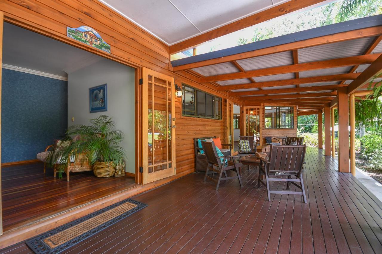 Hibiscus Lodge Bed & Breakfast Wongaling Beach 外观 照片